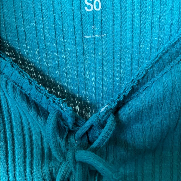 Girls Top Preowned - Picture 2 of 5